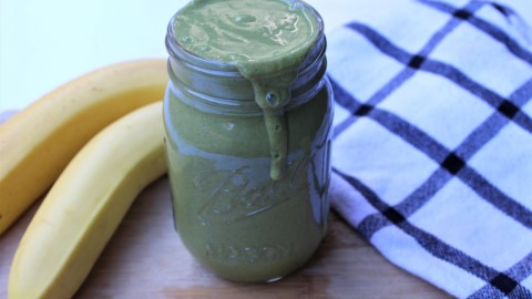 Green smoothie banana