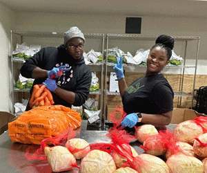 web_crc_volunteers_produce_300x250