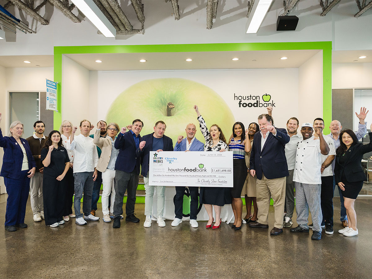 HRW2026-1200×900 Houston Restaurant Weeks presents the 2025 check to Houston Food Bank